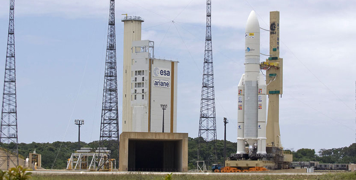 625 The Ariane 5 for tomorrow’s flight with JCSAT-12 and Optus D3 nears the Spaceport’s launch pad to complete its rollout from the Final Assembly Building. This will be Arianespace’s fourth launch of 2009, confirming the launch vehicle’s availability and mission flexibility.