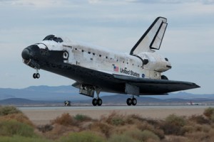153212main_sts128landingmain425x Space shuttle Discovery lands at Edwards Air Force Base in California. Credit: NASA/Tom Tschida