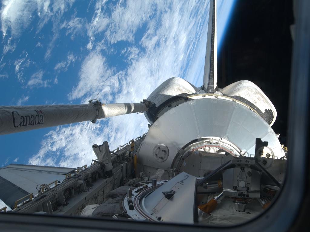382652main_image_1459_1024-768 Space Shuttle Discovery Image Credit: NASA