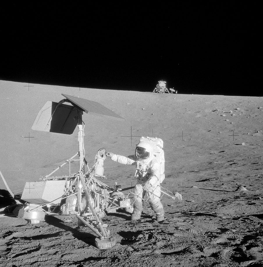 383417main_surveyor3_full Astronaut Alan Bean inspects Surveyor 3. Credit: NASA