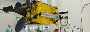 636 Members of the COMSATBw-1 spacecraft team oversee this military satellite's processing in the S5C preparation hall at Europe's Spaceport.