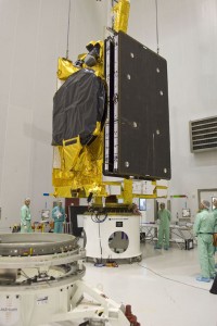 637_mission_V191_lg Amazonas 2 is readied in the Spaceport’s S5 payload preparation facility for Ariane 5’s fifth launch of 2009