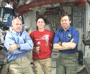 160328main_station_100509 Expedition 21 Flight Engineer Jeff Williams (left) joins Expedition 20 Flight Engineers Nicole Stott (center) and Michael Barratt in answering questions from the media. Credit: NASA TV
