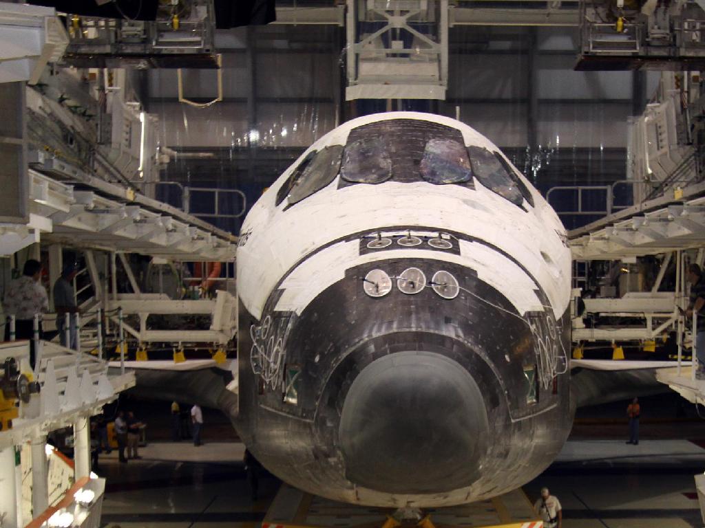 Atlantis Ready to Roll. Credit: NASA/Jack Pfaller Atlantis Ready to Roll. Credit: NASA/Jack Pfaller