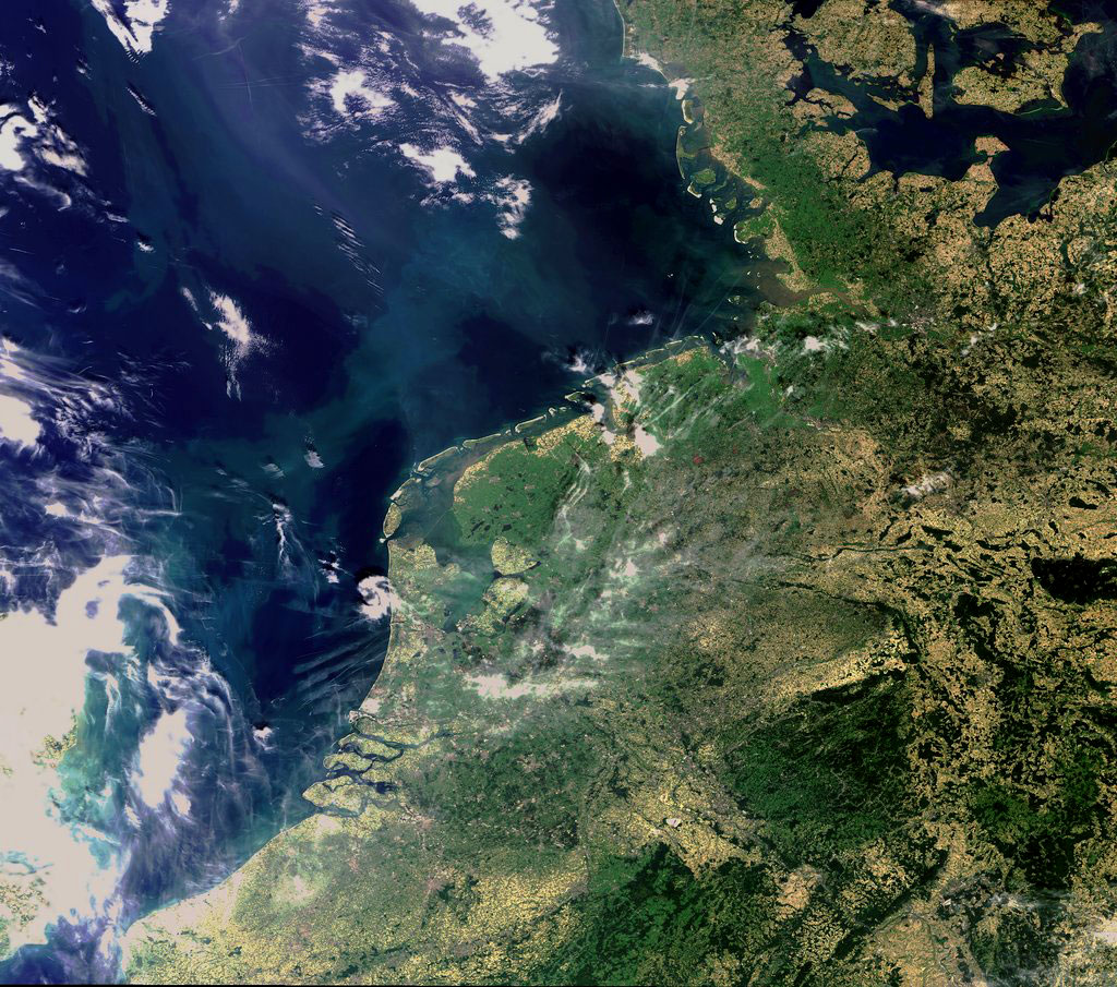 wadden_sea_20090819_H This Envisat image captures the dynamic landscape of the Wadden Sea, a tidal wetlands area in the southeastern part of the North Sea that extends some 450 km along the coasts of the Netherlands, Germany and Denmark. Credit: ESA