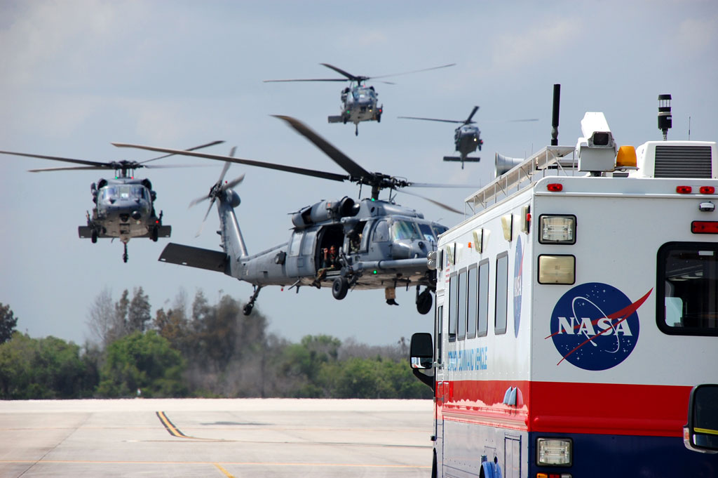 Part of an air traffic controllers duties during launch and landing operations is coordinating the search-and-rescue teams and landing convoy that are on hand for potential shuttle work. Credit: NASA Part of an air traffic controllers duties during launch and landing operations is coordinating the search-and-rescue teams and landing convoy that are on hand for potential shuttle work. Credit: NASA