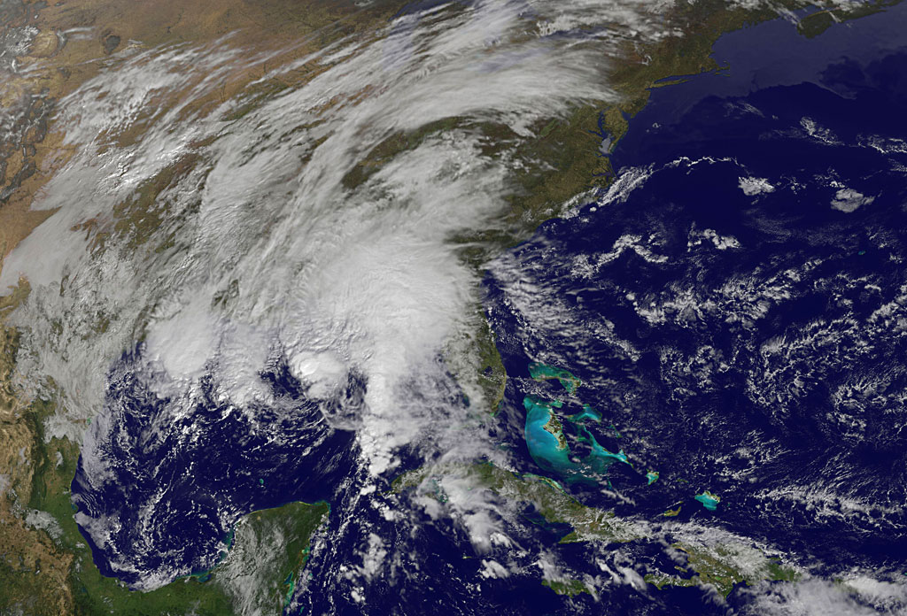 This visible satellite image from GOES-12 on November 9 at 1225 UTC (7:25 a.m. EDT) shows the huge area of clouds that make up Hurricane Ida stretching from Florida's west coast, over the panhandle west to Louisiana. Credit: NASA GOES Project This visible satellite image from GOES-12 on November 9 at 1225 UTC (7:25 a.m. EDT) shows the huge area of clouds that make up Hurricane Ida stretching from Florida's west coast, over the panhandle west to Louisiana. Credit: NASA GOES Project