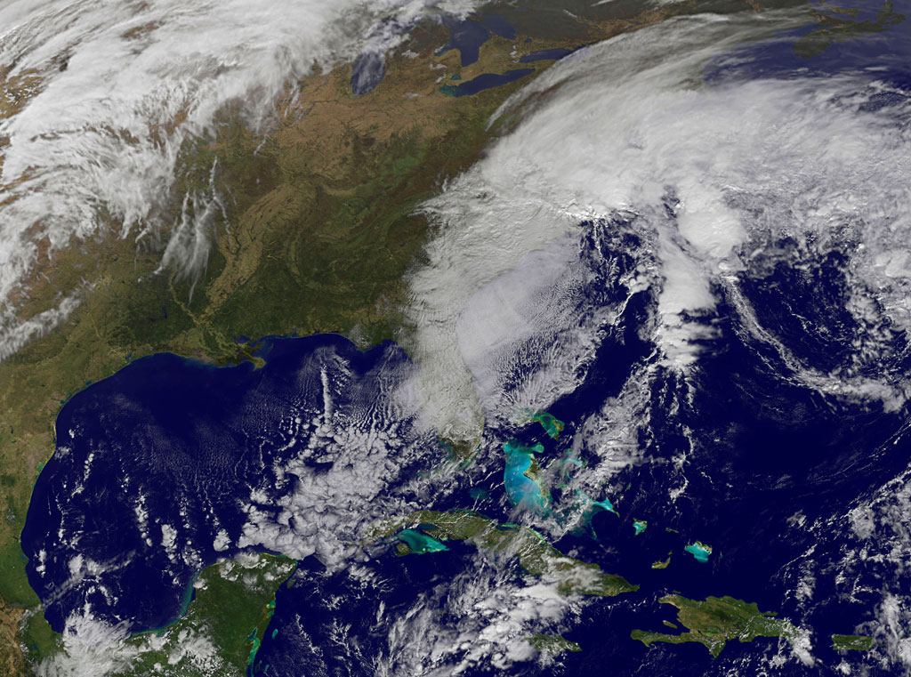 On Nov 12 at 7:15 a.m. ET (1215 UTC) GOES-12 captured the extent of the Mid-Atlantic low's cloud cover stretching from North Carolina to Maine. Credit: NASA GOES Project On Nov 12 at 7:15 a.m. ET (1215 UTC) GOES-12 captured the extent of the Mid-Atlantic low's cloud cover stretching from North Carolina to Maine. Credit: NASA GOES Project
