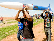 339179main_DJH_0660_226x170 2008-2009 NASA Student Launch Projects participants head to the launch site. Image credit: NASA/MSFC