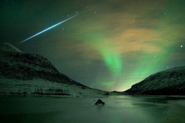 Aurora Shimmer, Meteor Flash Credit & Copyright: Bjørnar G. Hansen, 