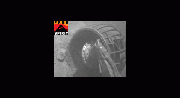 Diagnostic tests were run on Spirit's right-rear wheel and right-front wheel on Sol 2013 (Dec. 12, 2009). Credit: NASA/JPL Diagnostic tests were run on Spirit's right-rear wheel and right-front wheel on Sol 2013 (Dec. 12, 2009). Credit: NASA/JPL