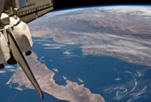 A portion of the aft section of the docked space shuttle Discovery (STS-131), Mexico, Baja California and the Gulf of California (Sea of Cortez) are featured in this image photographed by an Expedition 23 crew member on the International Space Station. Image credit: NASA A portion of the aft section of the docked space shuttle Discovery (STS-131), Mexico, Baja California and the Gulf of California (Sea of Cortez) are featured in this image photographed by an Expedition 23 crew member on the International Space Station. Image credit: NASA