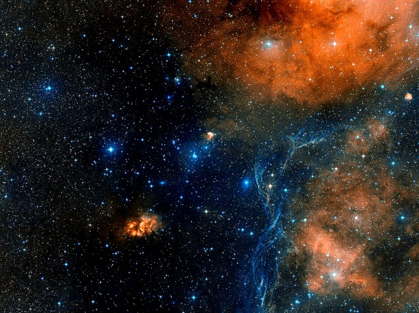 This image shows the area around the star-forming region Gum 19, in the direction of the constellation of Vela (the Sail), as seen by the Digitized Sky Survey 2. The image covers an area of 3 times 3 degrees on the sky. Credit: ESO/Digitized Sky Survey 2 This image shows the area around the star-forming region Gum 19, in the direction of the constellation of Vela (the Sail), as seen by the Digitized Sky Survey 2. The image covers an area of 3 times 3 degrees on the sky. Credit: ESO/Digitized Sky Survey 2