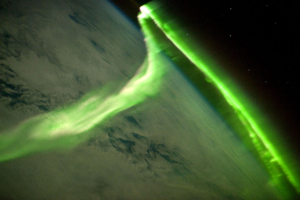 Now Showing The Northern Lights Live Online International Space