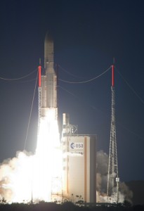 Ariane 5 begins its ascent with the mission’s dual satellite payload, which weighed approximately 7,400 kg. Ariane 5 begins its ascent with the mission’s dual satellite payload, which weighed approximately 7,400 kg.