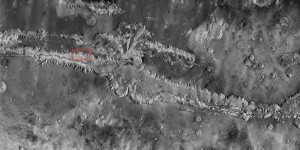 Valles Marineris, the "Grand Canyon of Mars," sprawls wide enough to reach from Los Angeles to nearly New York City, if it were located on Earth. The red outline box shows the location of a second, full-resolution image. Credit: NASA/JPL/Arizona State University Valles Marineris, the "Grand Canyon of Mars," sprawls wide enough to reach from Los Angeles to nearly New York City, if it were located on Earth. The red outline box shows the location of a second, full-resolution image. Credit: NASA/JPL/Arizona State University