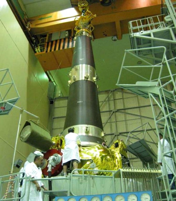 The payload dispenser for Arianespace’s upcoming mission with six Globalstar satellites is shown installed on the Fregat upper stage during a fit-check The payload dispenser for Arianespace’s upcoming mission with six Globalstar satellites is shown installed on the Fregat upper stage during a fit-check