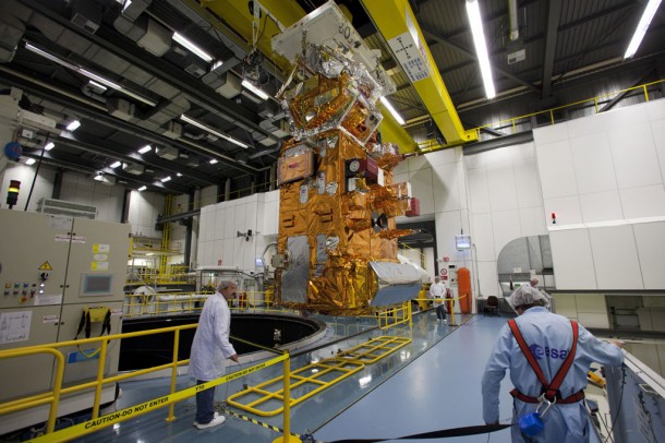 MetOp-B Payload Module lifted out of ESTEC's Large Space Simulator on 28 July 2010, after more than a month of tests. Credits: ESA/Sander Koenen MetOp-B Payload Module lifted out of ESTEC's Large Space Simulator on 28 July 2010, after more than a month of tests. Credits: ESA/Sander Koenen