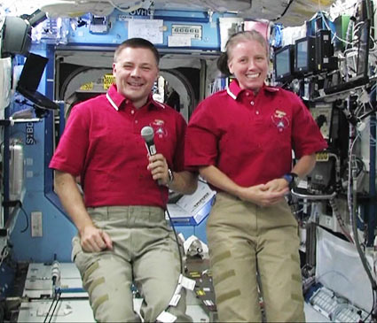Commander Doug Wheelock and Flight Engineer Shannon Walker answer questions from students in Houston, Texas. Credit: NASA TV Commander Doug Wheelock and Flight Engineer Shannon Walker answer questions from students in Houston, Texas. Credit: NASA TV