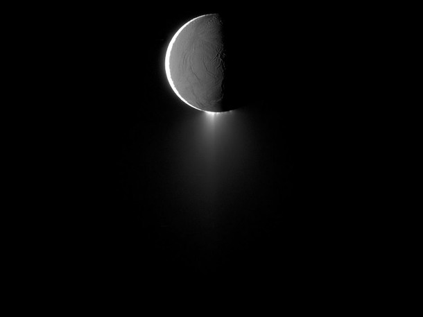 Saturn's moon Enceladus shows off its spectacular water ice plumes emanating from its south polar region. Credit: NASA/JPL/Space Science Institute Saturn's moon Enceladus shows off its spectacular water ice plumes emanating from its south polar region. Credit: NASA/JPL/Space Science Institute