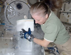 NASA astronaut Shannon Walker, Expedition 25 flight engineer, works with the Minus Eighty Laboratory Freezer for ISS in the Kibo laboratory of the International Space Station. Photo credit: NASA NASA astronaut Shannon Walker, Expedition 25 flight engineer, works with the Minus Eighty Laboratory Freezer for ISS in the Kibo laboratory of the International Space Station. Photo credit: NASA