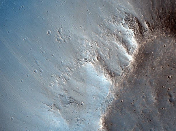 Landslides along the Walls of Bahram Vallis. Credit: NASA/JPL/University of Arizona