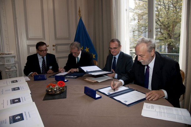The sixth Galileo Work Package, covering operations services, being signed in Brussels on 25 October 2010. From left to right: Franceso D'Amore and Hubertus Wanke, Managing Directors of Spaceopal, Diego Canga Fano, Deputy Head of Cabinet to European Commission Vice President Antonio Tajani, René Oosterlinck, ESA Director of the Galileo Programme and Navigation-related activities. Credits: ESA - S. Corvaja, 2010 The sixth Galileo Work Package, covering operations services, being signed in Brussels on 25 October 2010. From left to right: Franceso D'Amore and Hubertus Wanke, Managing Directors of Spaceopal, Diego Canga Fano, Deputy Head of Cabinet to European Commission Vice President Antonio Tajani, René Oosterlinck, ESA Director of the Galileo Programme and Navigation-related activities. Credits: ESA - S. Corvaja, 2010