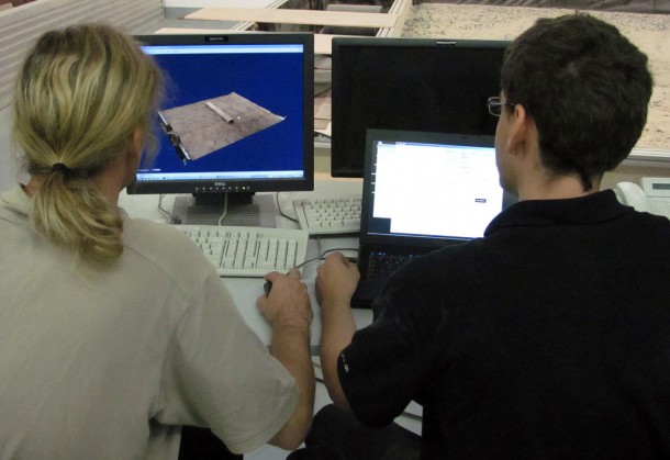 Analysing data on a personal computer. Credit: DLR