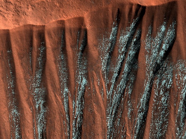 Frosted Gullies in the Northern Summer. Credit: NASA/JPL/University of Arizona