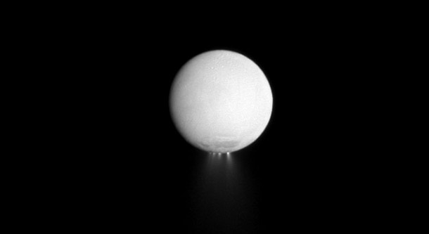 At least four distinct plumes of water ice spew out from the south polar region of Saturn's moon Enceladus in this dramatically illuminated image. Image credit: NASA/JPL/Space Science Institute At least four distinct plumes of water ice spew out from the south polar region of Saturn's moon Enceladus in this dramatically illuminated image. Image credit: NASA/JPL/Space Science Institute