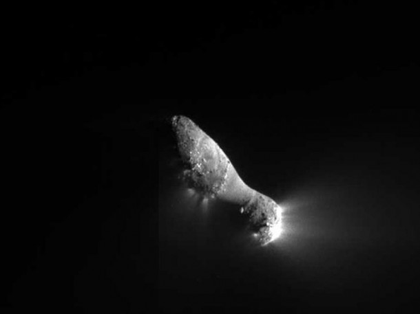 This close-up view of comet Hartley 2 was taken by NASA's EPOXI mission during its flyby of the comet on Nov. 4, 2010. It was captured by the spacecraft's Medium-Resolution Instrument. Image credit: NASA/JPL-Caltech/UMD This close-up view of comet Hartley 2 was taken by NASA's EPOXI mission during its flyby of the comet on Nov. 4, 2010. It was captured by the spacecraft's Medium-Resolution Instrument. Image credit: NASA/JPL-Caltech/UMD