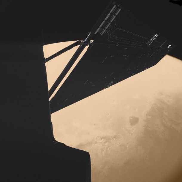 Mars as seen by the lander's camera during swingby in 2007 Mars as seen by the lander's camera during swingby in 2007