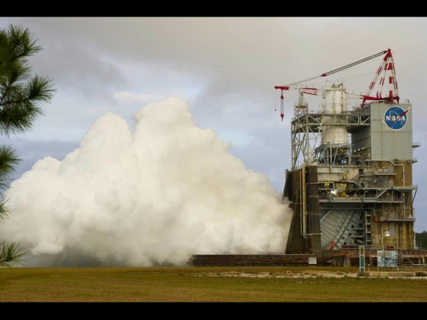 Final J-2X engine test of 2011, conducted on Dec. 14. (NASA/SSC) Final J-2X engine test of 2011, conducted on Dec. 14. (NASA/SSC)