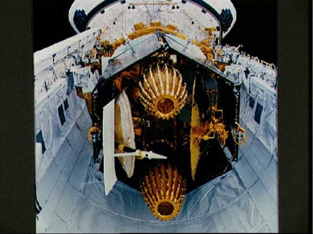 TDRS-4 onboard space shuttle Discovery about to deploy during STS-29. Credit: NASA TDRS-4 onboard space shuttle Discovery about to deploy during STS-29. Credit: NASA
