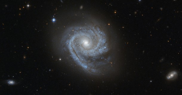 Credit: ESA/Hubble & NASA Credit: ESA/Hubble & NASA