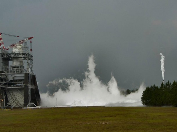 Views of the June 8, 2012 J-2X powerpack test at Stennis Space Center (NASA/SSC) 