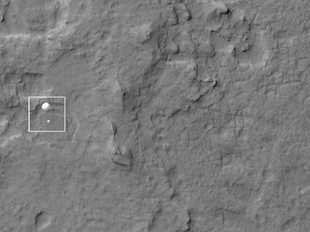 NASA's Curiosity rover and its parachute were spotted by NASA's Mars Reconnaissance Orbiter as Curiosity descended to the surface on Aug. 5 PDT (Aug. 6 EDT). Image redit: NASA/JPL-Caltech/Univ. of Arizona NASA's Curiosity rover and its parachute were spotted by NASA's Mars Reconnaissance Orbiter as Curiosity descended to the surface on Aug. 5 PDT (Aug. 6 EDT). Image redit: NASA/JPL-Caltech/Univ. of Arizona