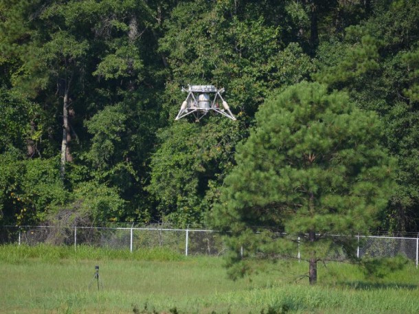 NASA's "Mighty Eagle" robotic prototype lander successfully found its target during a 32-second, untethered test. The vehicle reached an altitude of 30 feet, where it identified an optical target painted on the ground about 21 feet away, and descended for a safe landing. (NASA/MSFC) NASA's "Mighty Eagle" robotic prototype lander successfully found its target during a 32-second, untethered test. The vehicle reached an altitude of 30 feet, where it identified an optical target painted on the ground about 21 feet away, and descended for a safe landing. (NASA/MSFC)