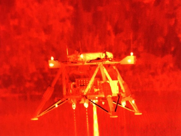 An infrared view of the "Mighty Eagle" taking off from the pad. (NASA/MSFC) 