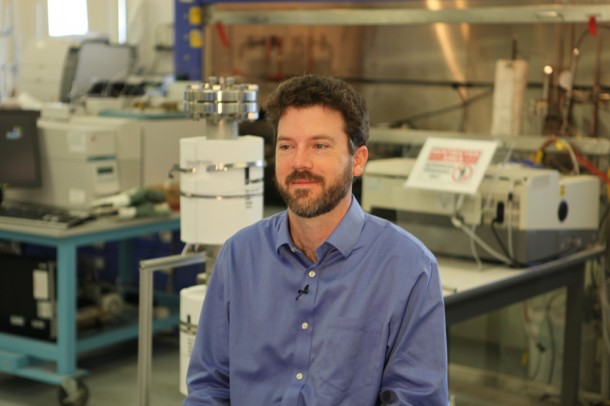 Paul Hintze is the researcher leading the trash-to-gas project at NASA's Kennedy Space Center in Florida. Image credit: NASA/Dmitri Gerondidakis Paul Hintze is the researcher leading the trash-to-gas project at NASA's Kennedy Space Center in Florida. Image credit: NASA/Dmitri Gerondidakis