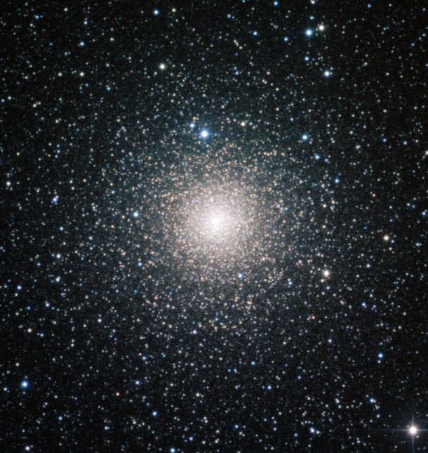 This image from the MPG/ESO 2.2-metre telescope at ESO's La Silla Observatory in Chile shows NGC 6388, a dynamically middle-aged globular cluster in the Milky Way. While the cluster formed in the distant past (like all globular clusters, it is over ten billion years old), a study of the distribution of bright blue stars within the cluster shows that it has aged at a moderate speed, and its heaviest stars are in the process of migrating to the centre. Credit: ESO, F. Ferraro (University of Bologna) This image from the MPG/ESO 2.2-metre telescope at ESO's La Silla Observatory in Chile shows NGC 6388, a dynamically middle-aged globular cluster in the Milky Way. While the cluster formed in the distant past (like all globular clusters, it is over ten billion years old), a study of the distribution of bright blue stars within the cluster shows that it has aged at a moderate speed, and its heaviest stars are in the process of migrating to the centre. Credit: ESO, F. Ferraro (University of Bologna)