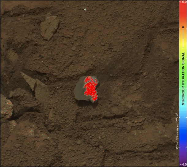 On this image of the broken rock called "Tintina," color coding maps the amount of mineral hydration indicated by a ratio of near-infrared reflectance intensities measured by the Mast Camera (Mastcam) on NASA's Mars rover Curiosity. Image credit: NASA/JPL-Caltech/MSSS/ASU On this image of the broken rock called "Tintina," color coding maps the amount of mineral hydration indicated by a ratio of near-infrared reflectance intensities measured by the Mast Camera (Mastcam) on NASA's Mars rover Curiosity. Image credit: NASA/JPL-Caltech/MSSS/ASU
