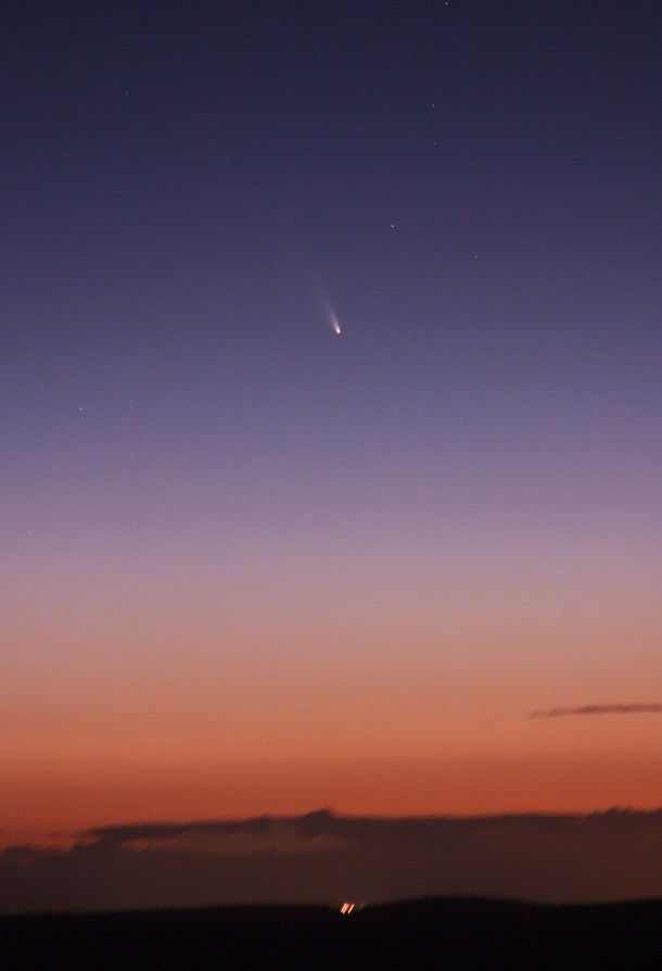 Comet C/2011 L4 PANSTARRS as seen from Mount Dale, Western Australia. The lights on the distant horizon are from the city of Armadale, which is southeast of Perth. Image credit: Astronomy Education Services/Gingin Observatory Comet C/2011 L4 PANSTARRS as seen from Mount Dale, Western Australia. The lights on the distant horizon are from the city of Armadale, which is southeast of Perth. Image credit: Astronomy Education Services/Gingin Observatory