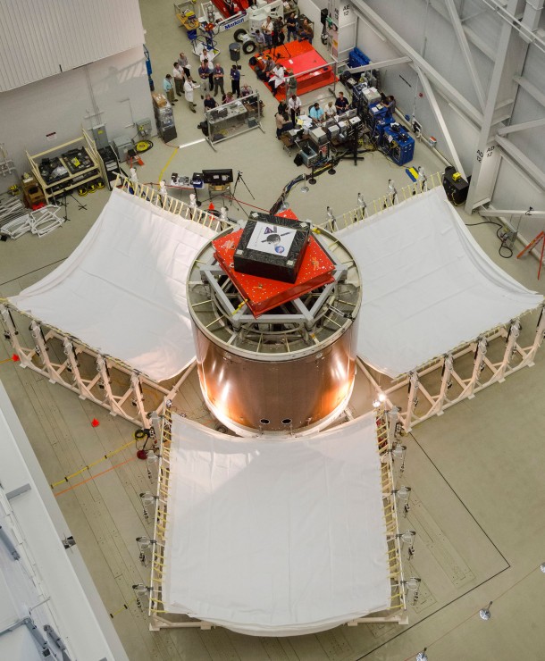 The Orion service module fairing panels fall into the Fairing Catch Systems after being jettisoned via Separation Strut/Ordnance actuations. Photo credit: NASA The Orion service module fairing panels fall into the Fairing Catch Systems after being jettisoned via Separation Strut/Ordnance actuations. Photo credit: NASA