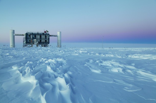 View over the ice at the geographic South Pole to the above-ground measuring station for the IceCube experiment. The data from the photo sensors embedded in the ice are extracted and analyzed in computer farms. The picture comes from the dusk phase during the transition from the Antarctic winter (sun below the horizon) to the Antarctic summer (sun above the horizon). photo/©: Sven Lindstrom, IceCube/NSF View over the ice at the geographic South Pole to the above-ground measuring station for the IceCube experiment. The data from the photo sensors embedded in the ice are extracted and analyzed in computer farms. The picture comes from the dusk phase during the transition from the Antarctic winter (sun below the horizon) to the Antarctic summer (sun above the horizon). photo/©: Sven Lindstrom, IceCube/NSF