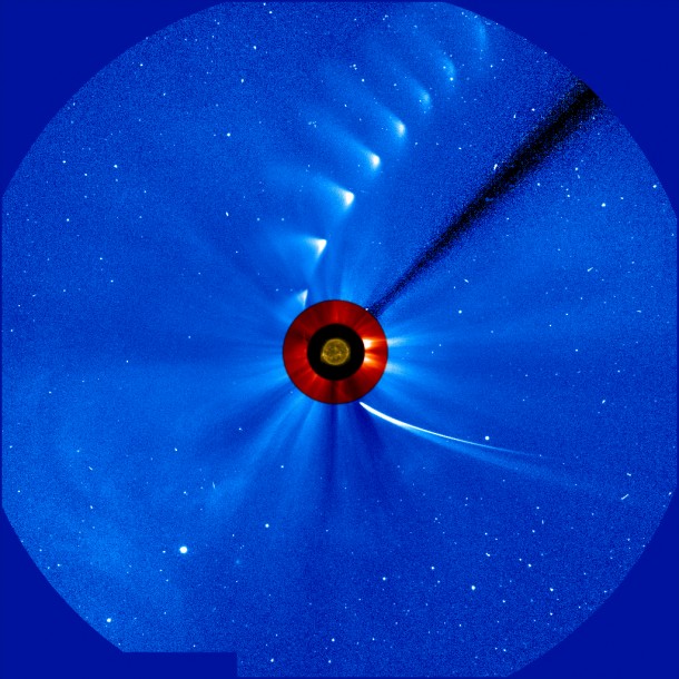 Comet ISON comes in from the bottom right and moves out toward the upper right, getting fainter and fainter, in this time-lapse image from the ESA/NASA Solar and Heliospheric Observatory. The image of the sun at the center is from NASA's Solar Dynamics Observatory. Image Credit: ESA/NASA/SOHO/SDO/GSFC Comet ISON comes in from the bottom right and moves out toward the upper right, getting fainter and fainter, in this time-lapse image from the ESA/NASA Solar and Heliospheric Observatory. The image of the sun at the center is from NASA's Solar Dynamics Observatory. Image Credit: ESA/NASA/SOHO/SDO/GSFC