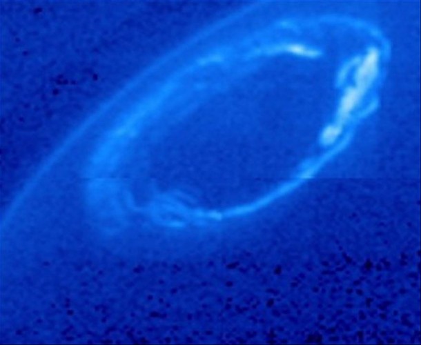 Ultraviolet and infrared images from NASA's Cassini spacecraft and Hubble Space Telescope show active and quiet auroras at Saturn's north and south poles. Image credit: NASA/JPL-Caltech/University of Colorado/Central Arizona College and NASA/ESA/University of Leicester and NASA/JPL-Caltech/University of Arizona/Lancaster University Ultraviolet and infrared images from NASA's Cassini spacecraft and Hubble Space Telescope show active and quiet auroras at Saturn's north and south poles. Image credit: NASA/JPL-Caltech/University of Colorado/Central Arizona College and NASA/ESA/University of Leicester and NASA/JPL-Caltech/University of Arizona/Lancaster University