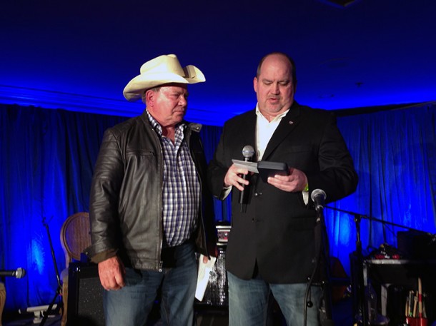 William Shatner is presented with NASA’s Distinguished Public Service medal by Bob Jacobs, NASA Deputy Associate Administrator, Communications. Image Credit: NASA William Shatner is presented with NASA’s Distinguished Public Service medal by Bob Jacobs, NASA Deputy Associate Administrator, Communications. Image Credit: NASA