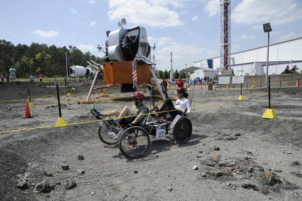 Second place, college race: Southern Illinois University Carbondale, Team 2. Image Credit: NASA/MSFC/Fred Deaton Second place, college race: Southern Illinois University Carbondale, Team 2. Image Credit: NASA/MSFC/Fred Deaton