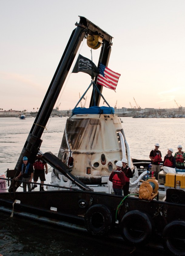 SpaceX Dragon's third operational mission will end May 18 after a month-long stay at the International Space Station. The unmanned spacecraft will return more than 1,600 pounds of science materials from the orbital outpost. Image Credit: NASA SpaceX Dragon's third operational mission will end May 18 after a month-long stay at the International Space Station. The unmanned spacecraft will return more than 1,600 pounds of science materials from the orbital outpost. Image Credit: NASA